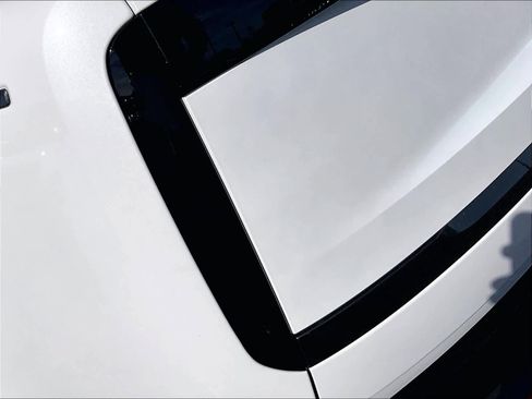 Used 2023 Land Rover Range Rover Long Wheelbase SE image 31