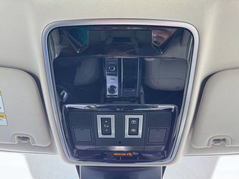 Used 2019 Land Rover Range Rover image 8