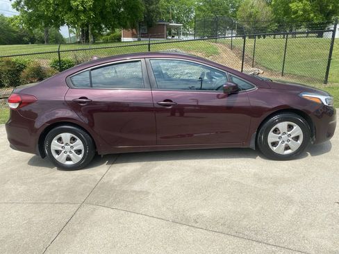 Used 2017 Kia Forte LX image 5