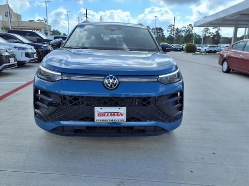 New 2026 Volkswagen Tiguan SE R-Line FWD image 3