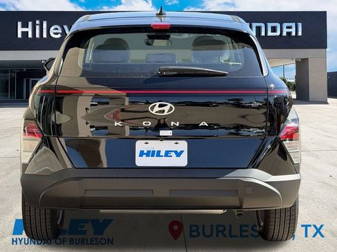 New 2026 Hyundai Kona SE image 3