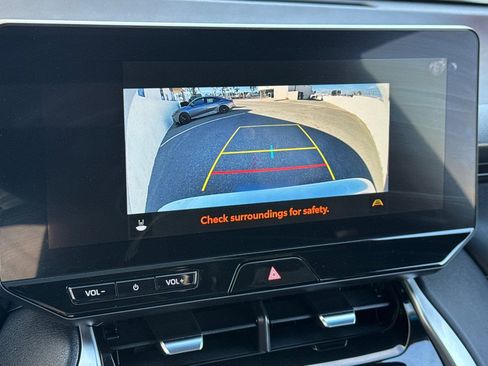 Used 2024 Toyota Venza Nightshade image 19