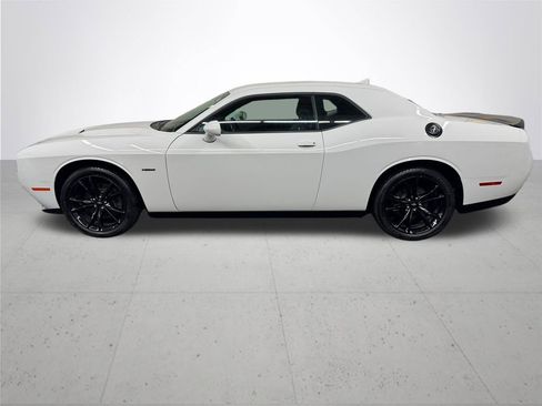 Used 2018 Dodge Challenger R/T w/ Driver Convenience Group image 3