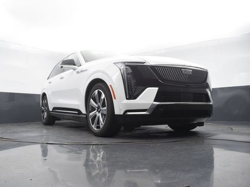 Used 2025 Cadillac Escalade IQ Luxury 2 w/ LPO, Premium Carpet Package AWD/4WD image 47
