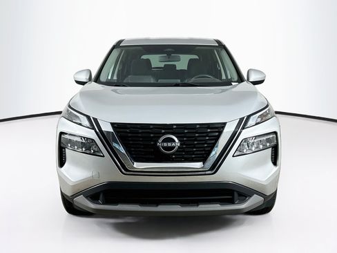 Used 2023 Nissan Rogue SV FWD image 2