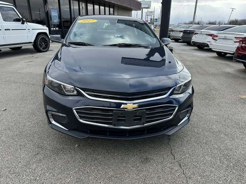 Used 2017 Chevrolet Malibu LT image 3
