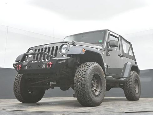 Used 2018 Jeep Wrangler Sport AWD/4WD image 29