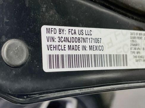 Used 2022 Jeep Compass Trailhawk w/ Trailhawk Convenience Group AWD/4WD image 29
