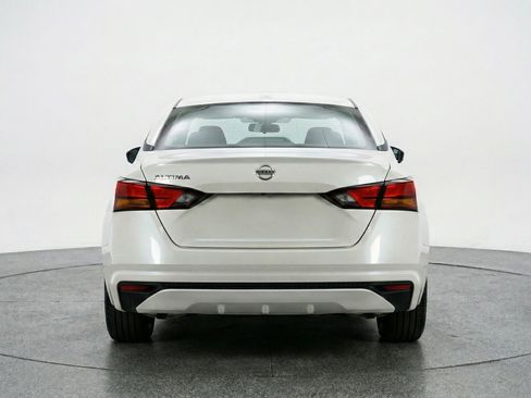 Used 2025 Nissan Altima 2.5 SV image 7