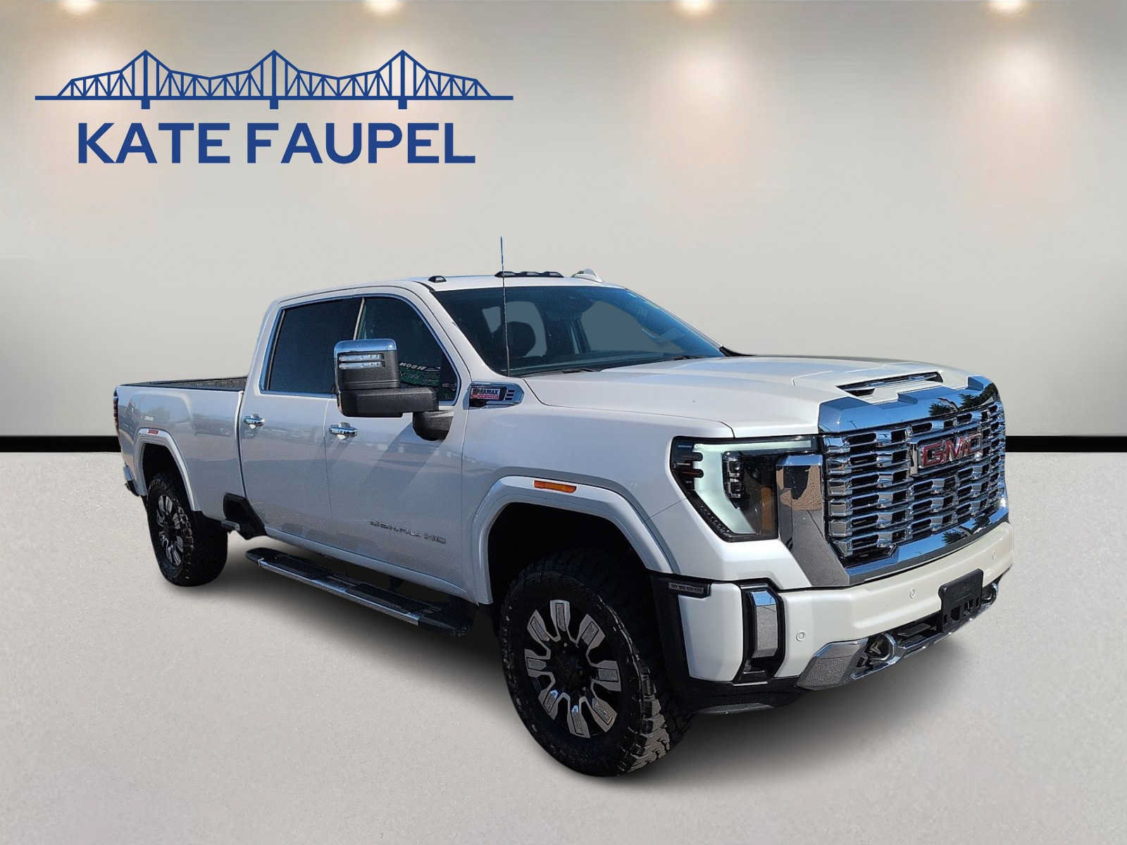 Used 2025 GMC Sierra 3500 Denali w/ Denali Reserve Package AWD/4WD image 1