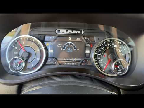 Used 2023 RAM 2500 Laramie AWD/4WD image 10