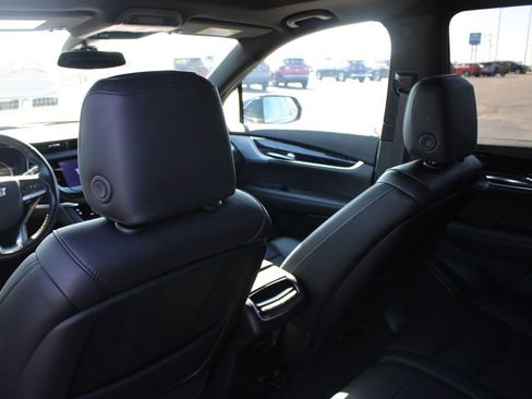 Used 2024 Cadillac XT6 Premium Luxury image 29