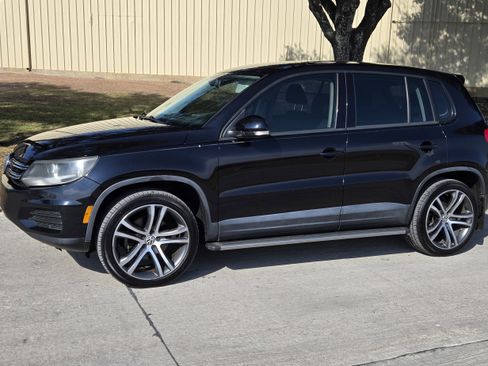 Used 2013 Volkswagen Tiguan S image 1