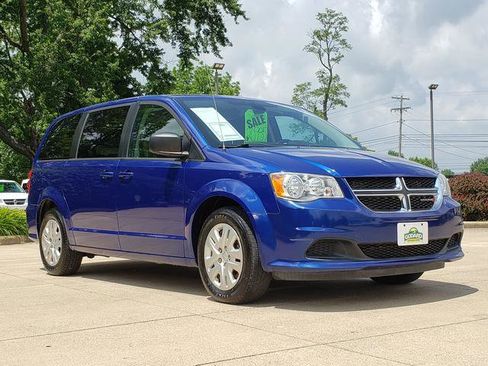 Used 2018 Dodge Grand Caravan SE w/ UConnect Hands-Free Group FWD image 8