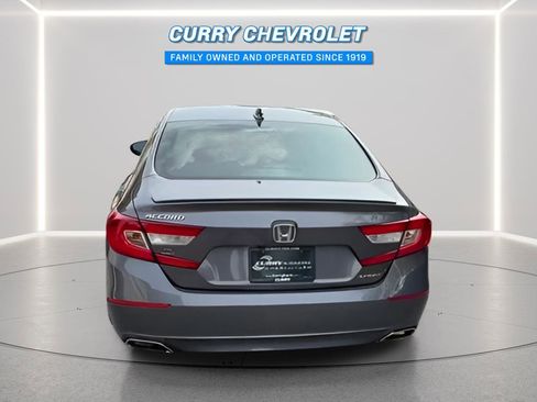 Used 2018 Honda Accord Sport image 11