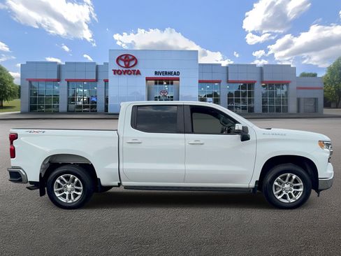 Used 2023 Chevrolet Silverado 1500 LT AWD/4WD image 4