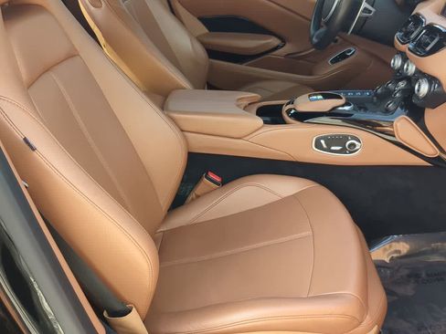 Used 2020 Aston Martin V8 Vantage Coupe image 17