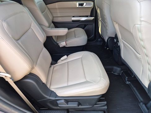 Used 2023 Ford Explorer XLT w/ Equipment Group 202A AWD/4WD image 30