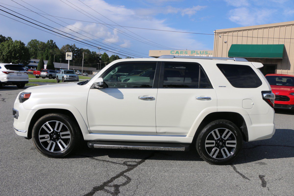 Used 2023 Toyota 4Runner Limited AWD/4WD image 2