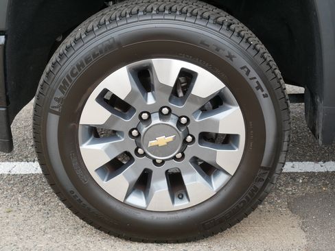 Used 2023 Chevrolet Silverado 2500 Custom w/ Custom Value Package AWD/4WD image 15