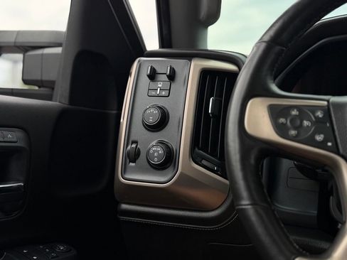 Used 2018 GMC Sierra 2500 Denali AWD/4WD image 27