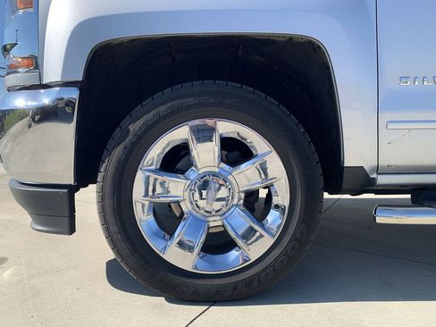 Used 2018 Chevrolet Silverado 1500 LT w/ LT Eassist Package image 18