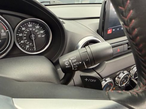 Used 2019 MAZDA MX-5 Miata Grand Touring RWD image 46