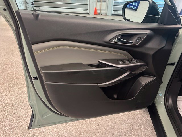 Used 2025 Chevrolet Trax ACTIV w/ Driver Confidence Package FWD image 30