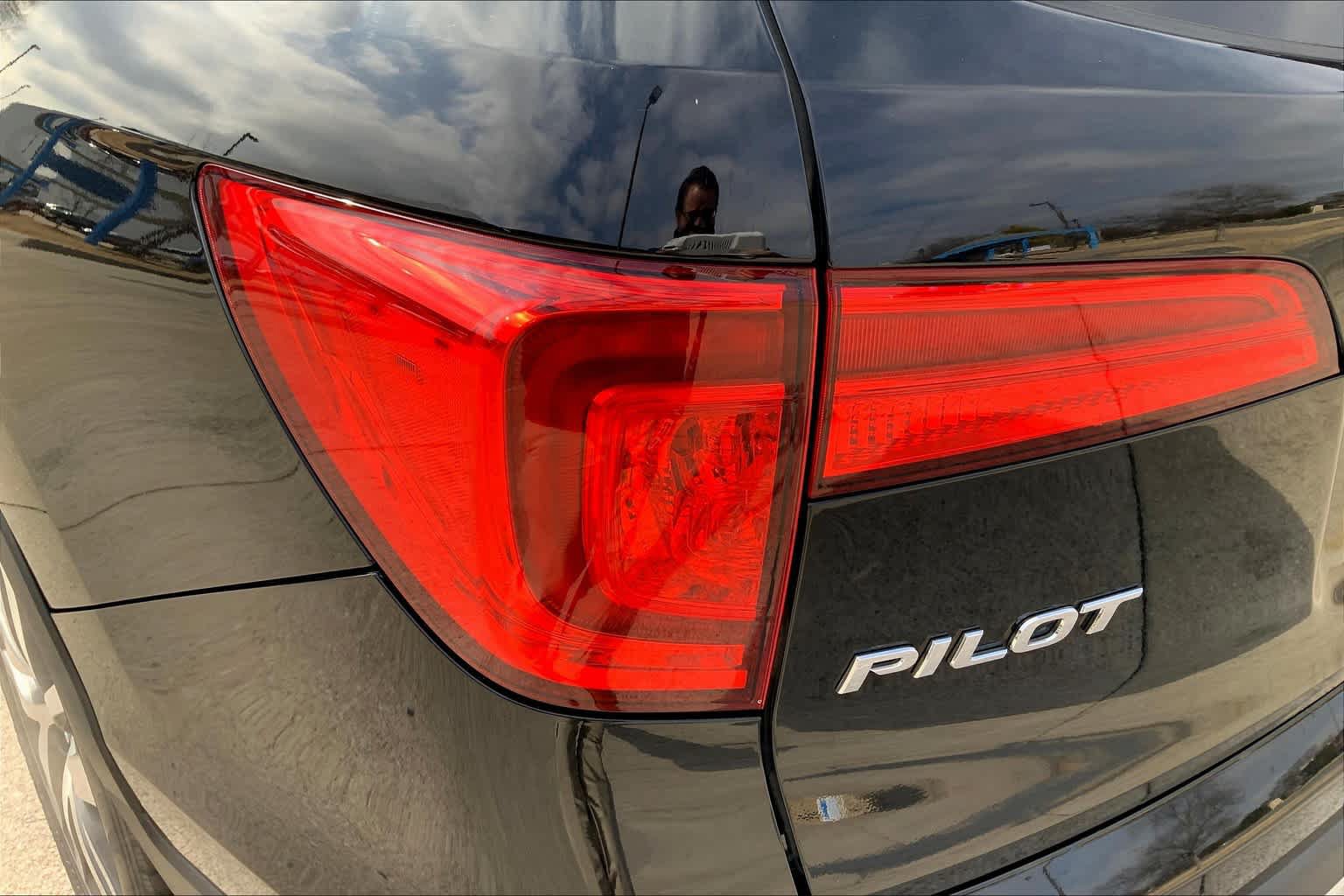 Used 2017 Honda Pilot Elite image 28