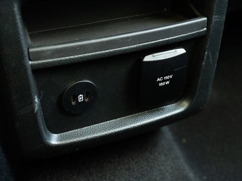 Used 2024 Ford Edge Titanium image 42