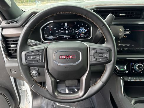 Used 2024 GMC Sierra 2500 AT4 w/ AT4 Premium Plus Package AWD/4WD image 16