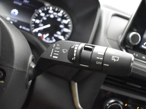 Used 2024 Nissan Rogue S FWD image 26