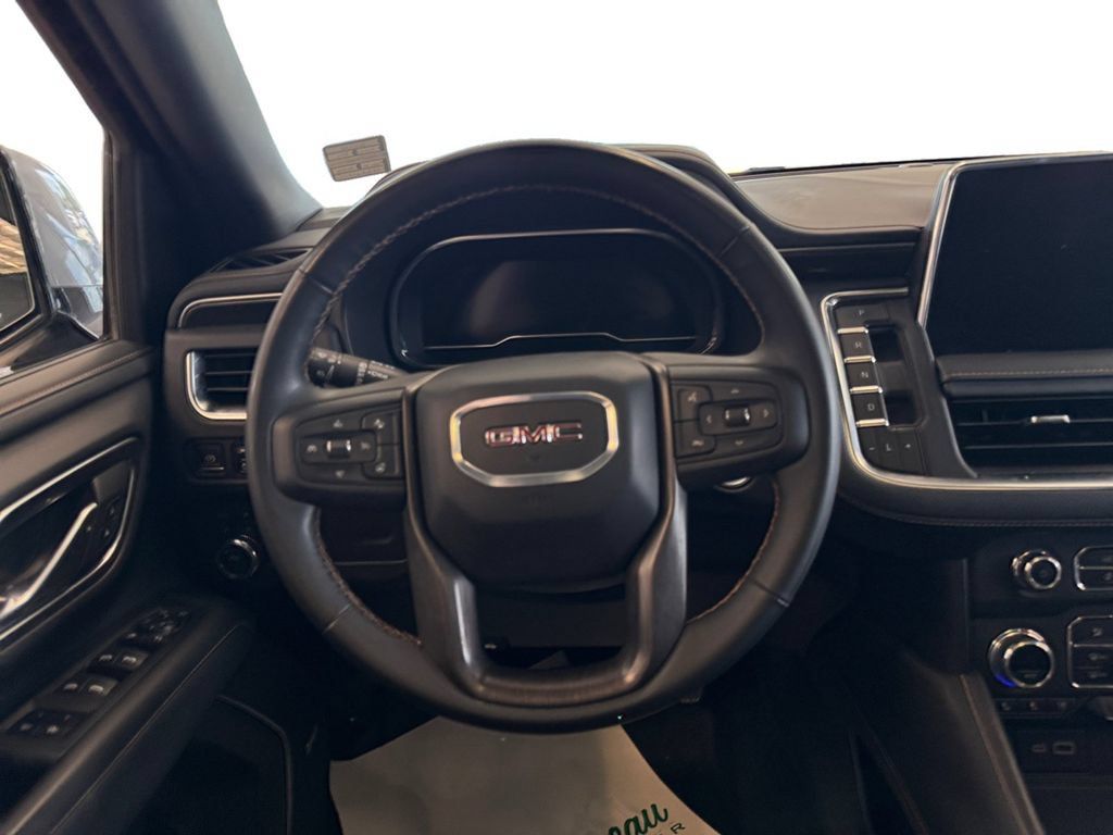 Used 2024 GMC Yukon XL AT4 w/ AT4 Premium Package AWD/4WD image 13