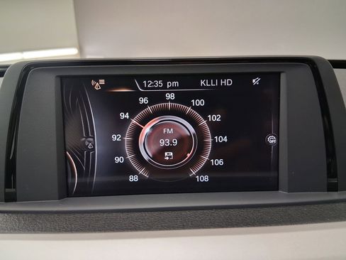 Used 2015 BMW 320i Sedan image 27