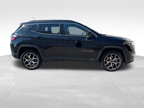 Used 2025 Jeep Compass Limited AWD/4WD image 6