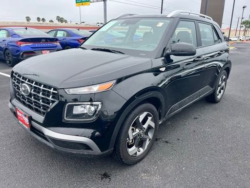 Certified 2023 Hyundai Venue SEL FWD image 3