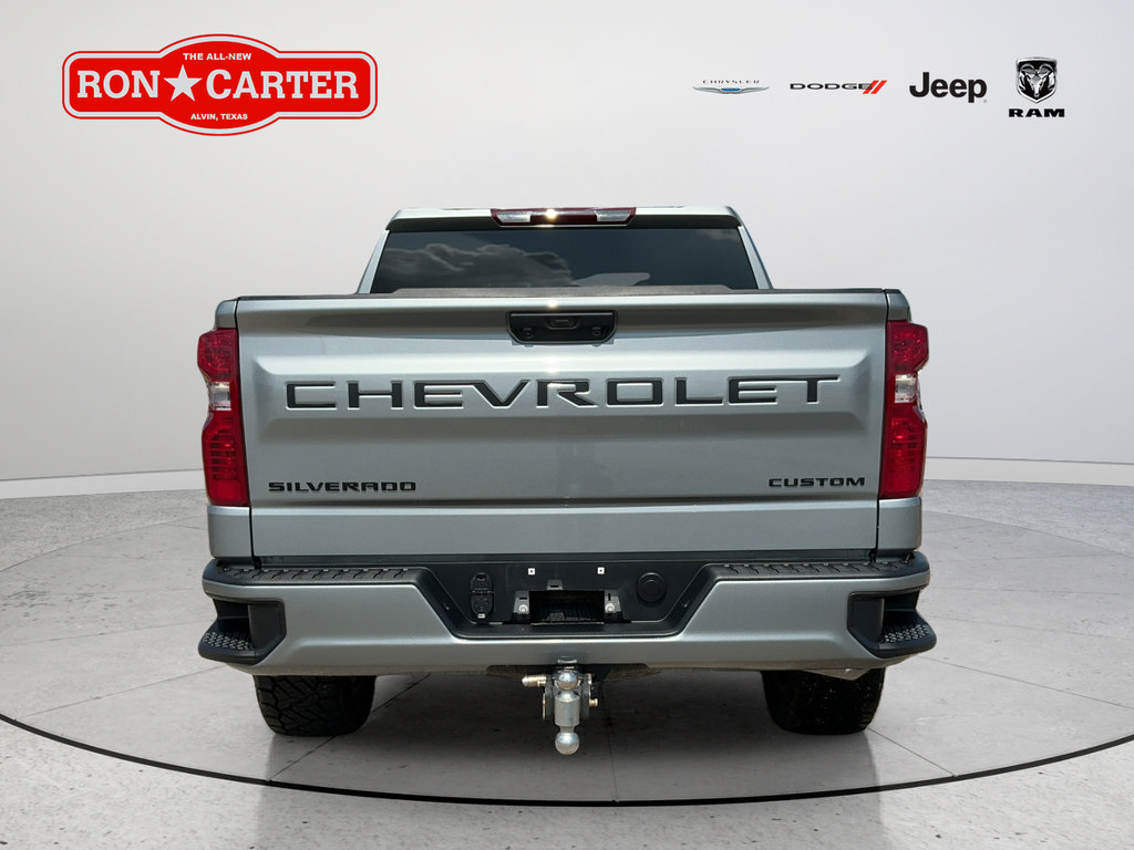 Used 2026 Chevrolet Silverado 1500 Custom w/ LPO, Dark Essentials Package AWD/4WD image 5