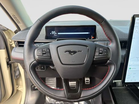 Used 2025 Ford Mustang Mach-E Premium w/ Sport Appearance Package AWD/4WD image 31