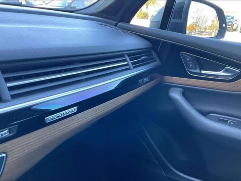Used 2017 Audi Q7 3.0T Prestige image 31