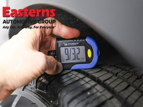 Used 2023 Volkswagen Tiguan SE image 28