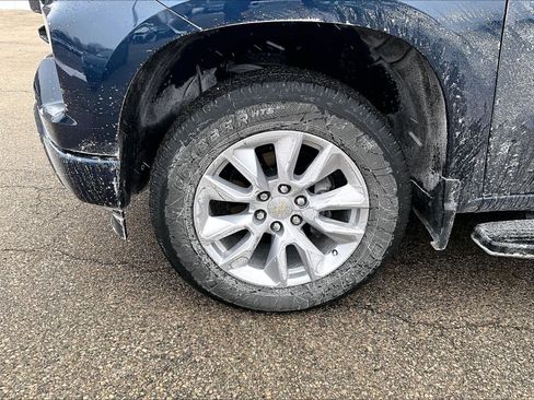 Used 2022 Chevrolet Silverado 1500 Custom image 4