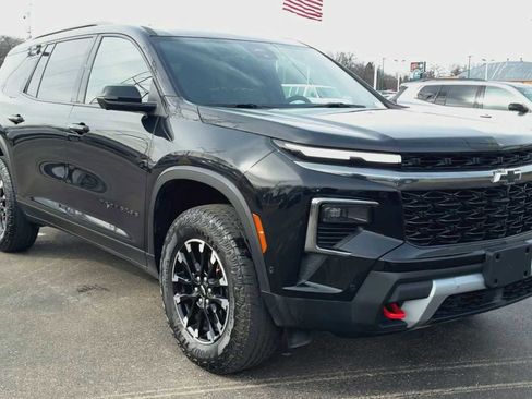 Certified 2024 Chevrolet Traverse Z71 w/ Enhanced Driving Package image 8