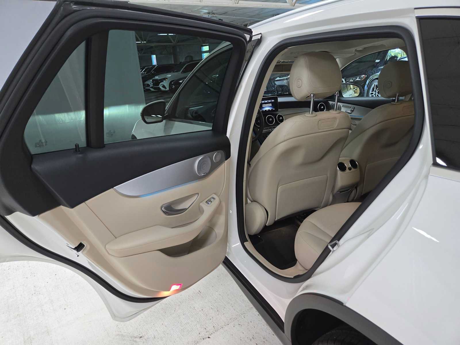 Used 2019 Mercedes-Benz GLC 300 4MATIC image 15