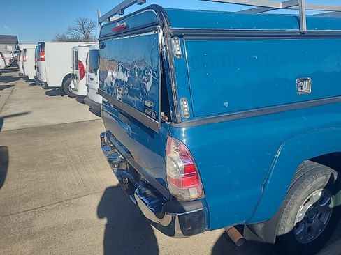 Used 2011 Toyota Tacoma 4x4 Access Cab image 5