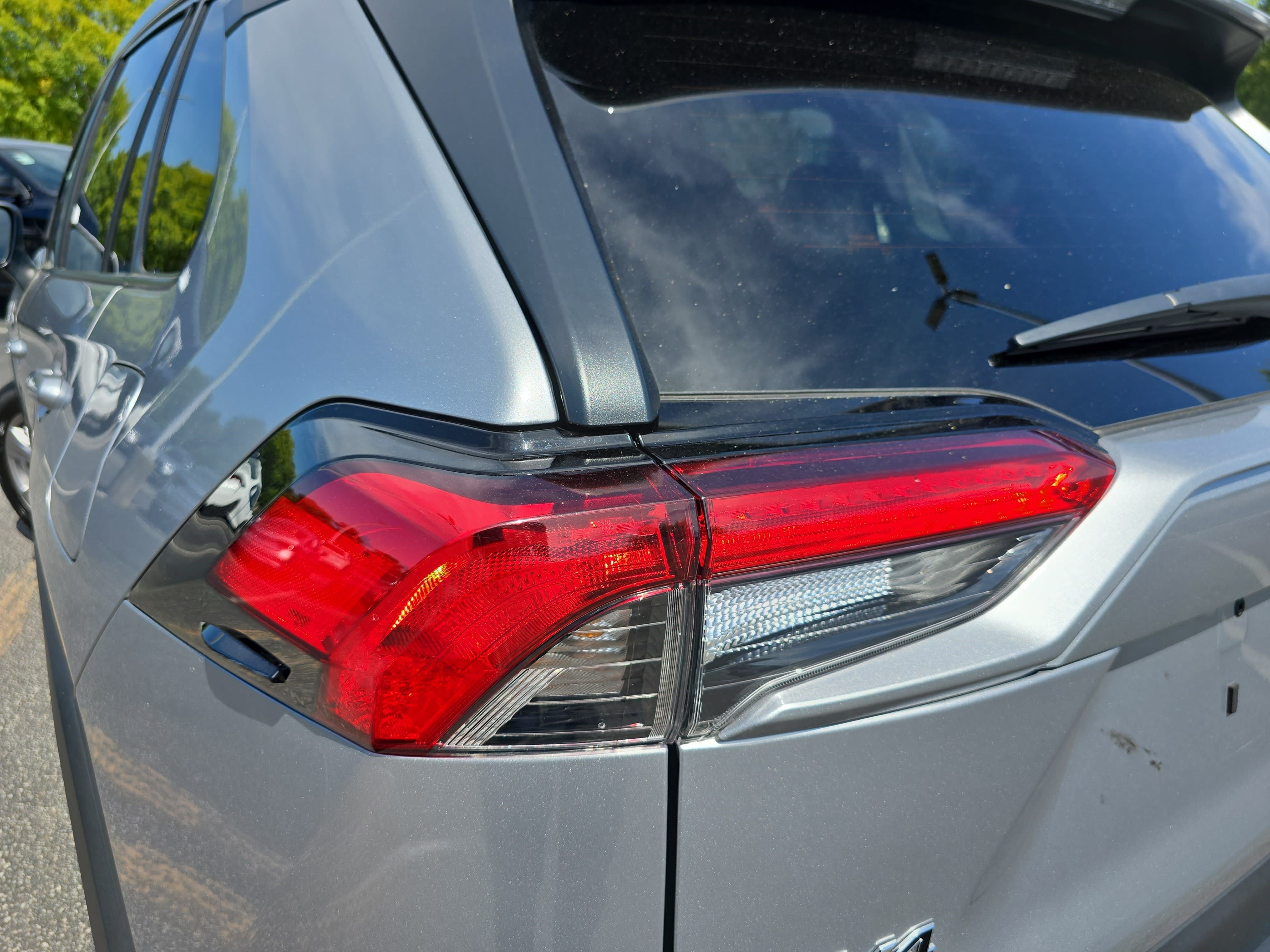 Used 2025 Toyota RAV4 XLE FWD image 32