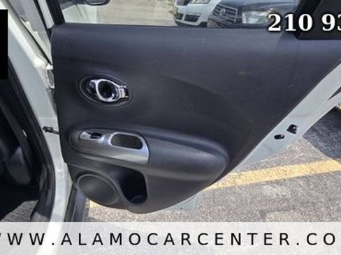 Used 2014 Nissan Juke SL FWD image 21