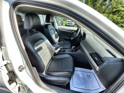 Used 2023 Volkswagen Jetta SE FWD image 26