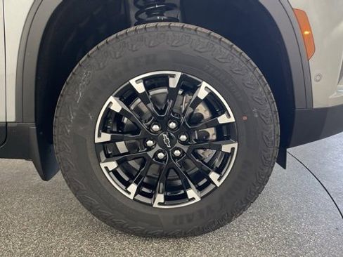 Used 2025 Chevrolet Traverse Z71 w/ Enhanced Driving Package image 55