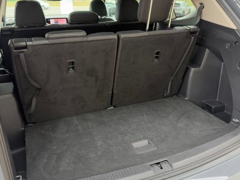 Used 2025 Volkswagen Atlas SEL AWD/4WD image 14