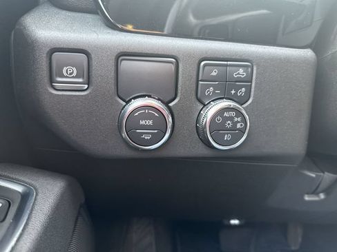 Certified 2025 GMC Sierra 1500 SLT RWD image 18